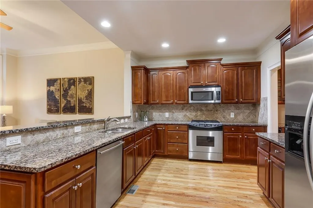 141 Chemin De Vie, Atlanta, Georgia 30342, 3 Bedrooms Bedrooms, ,3 BathroomsBathrooms,Residential,Sold,141 Chemin De Vie,6127340