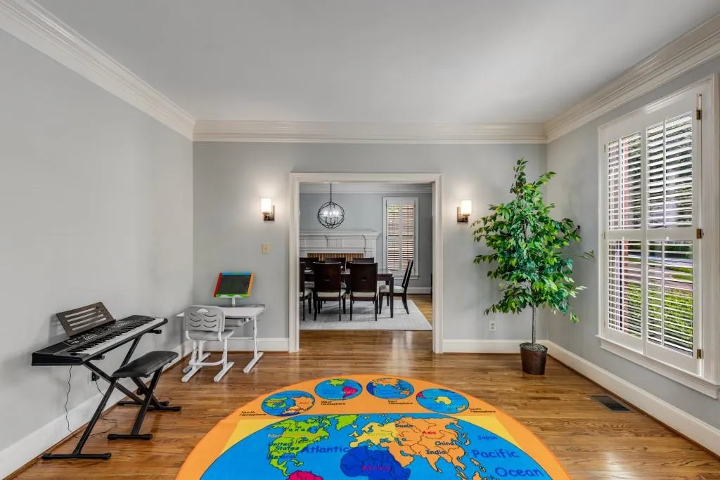 120 Chelveston Place, Sandy Springs, Georgia 30350, 5 Bedrooms Bedrooms, ,4 BathroomsBathrooms,Residential,Sold,120 Chelveston Place,7390932