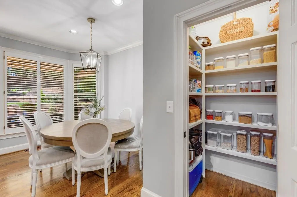 120 Chelveston Place, Sandy Springs, Georgia 30350, 5 Bedrooms Bedrooms, ,4 BathroomsBathrooms,Residential,Sold,120 Chelveston Place,7390932