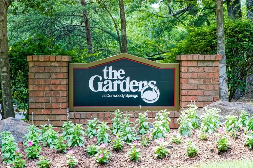 204 Garden Court, Atlanta, Georgia 30328, 3 Bedrooms Bedrooms, ,2 BathroomsBathrooms,Residential,Sold,204 Garden Court,5851035