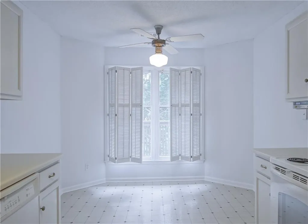 204 Garden Court, Atlanta, Georgia 30328, 3 Bedrooms Bedrooms, ,2 BathroomsBathrooms,Residential,Sold,204 Garden Court,5851035
