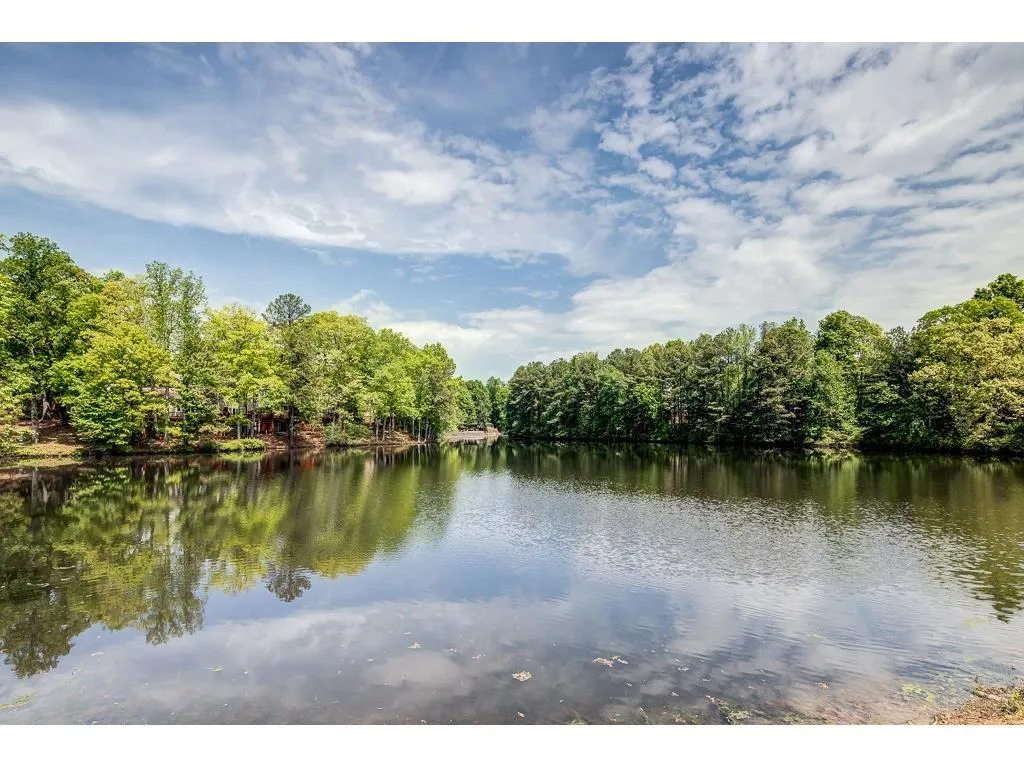 204 Garden Court, Atlanta, Georgia 30328, 3 Bedrooms Bedrooms, ,2 BathroomsBathrooms,Residential,Sold,204 Garden Court,5851035