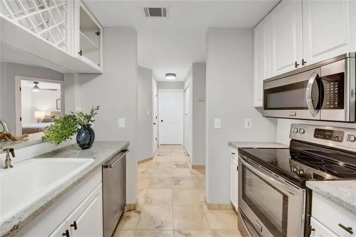 3655 Habersham Road Ne Unit B141, Atlanta, Georgia 30305