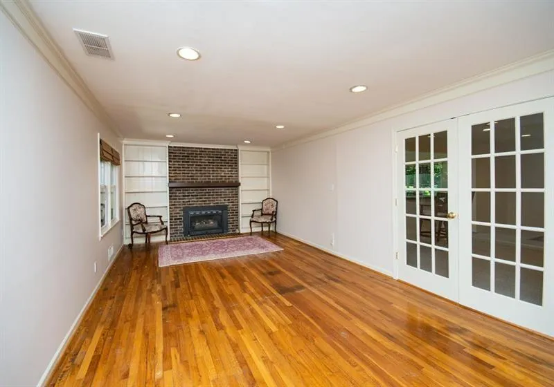 290 Amherst Court, Atlanta, Georgia 30328, 4 Bedrooms Bedrooms, ,3 BathroomsBathrooms,Residential,Sold,290 Amherst Court,6908890