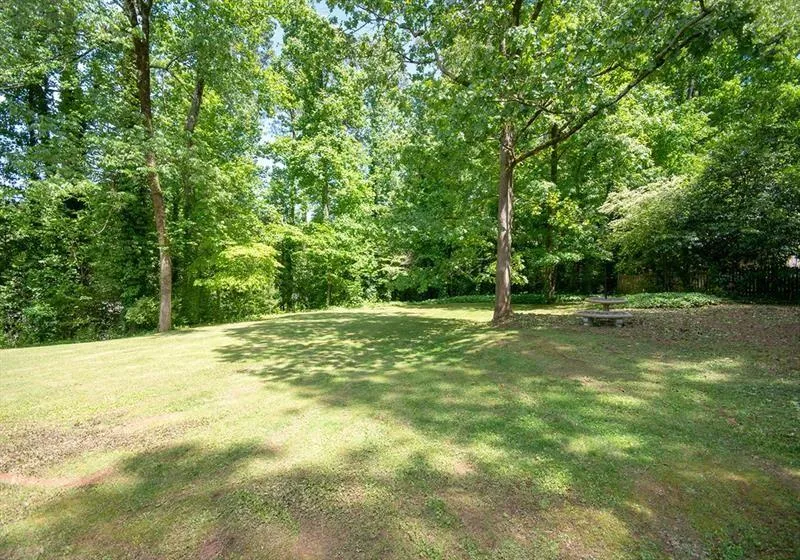 290 Amherst Court, Atlanta, Georgia 30328, 4 Bedrooms Bedrooms, ,3 BathroomsBathrooms,Residential,Sold,290 Amherst Court,6908890