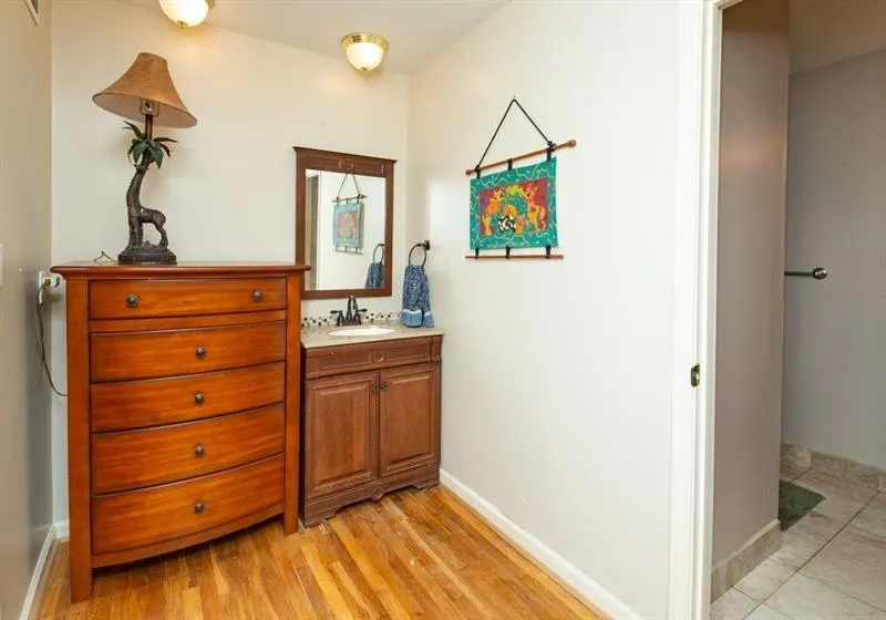 290 Amherst Court, Atlanta, Georgia 30328, 4 Bedrooms Bedrooms, ,3 BathroomsBathrooms,Residential,Sold,290 Amherst Court,6908890