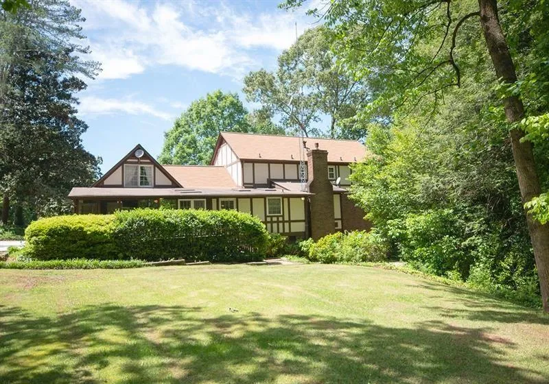 290 Amherst Court, Atlanta, Georgia 30328, 4 Bedrooms Bedrooms, ,3 BathroomsBathrooms,Residential,Sold,290 Amherst Court,6908890