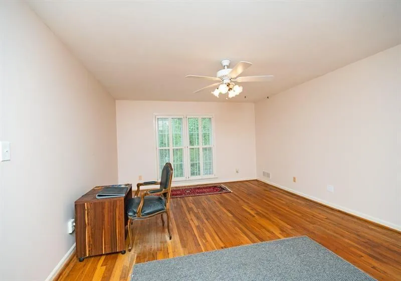 290 Amherst Court, Atlanta, Georgia 30328, 4 Bedrooms Bedrooms, ,3 BathroomsBathrooms,Residential,Sold,290 Amherst Court,6908890