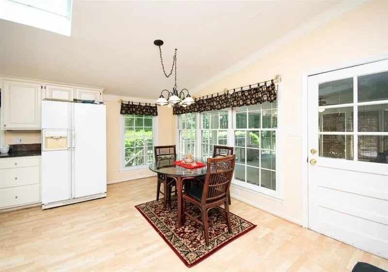 290 Amherst Court, Atlanta, Georgia 30328, 4 Bedrooms Bedrooms, ,3 BathroomsBathrooms,Residential,Sold,290 Amherst Court,6908890