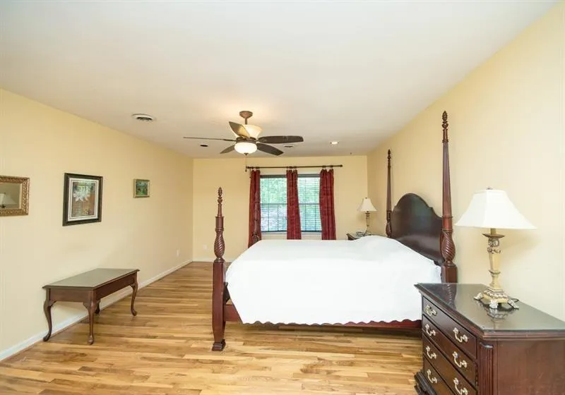 290 Amherst Court, Atlanta, Georgia 30328, 4 Bedrooms Bedrooms, ,3 BathroomsBathrooms,Residential,Sold,290 Amherst Court,6908890