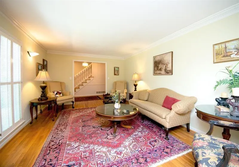 290 Amherst Court, Atlanta, Georgia 30328, 4 Bedrooms Bedrooms, ,3 BathroomsBathrooms,Residential,Sold,290 Amherst Court,6908890