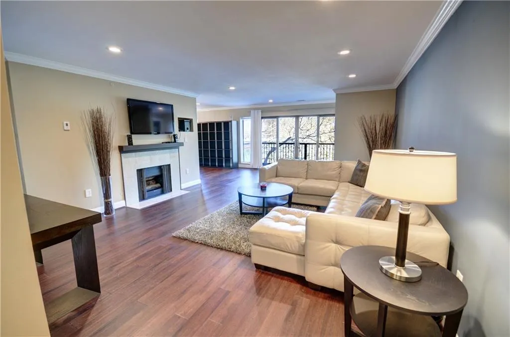 1204 Pine Heights Drive Ne Unit 1204, Atlanta, Georgia 30324, 2 Bedrooms Bedrooms, ,2 BathroomsBathrooms,Residential,Sold,1204 Pine Heights Drive Ne Unit 1204,5947666