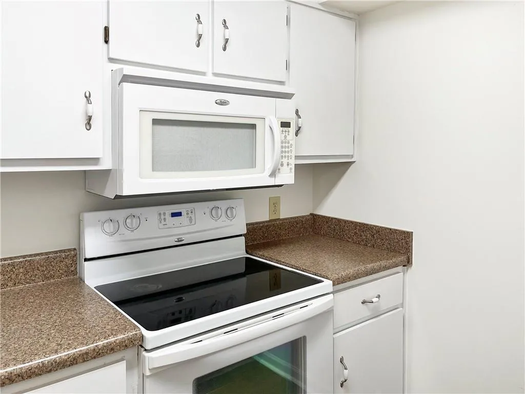 475 Mount Vernon Highway Ne Unit C126, Sandy Springs, Georgia 30328, 1 Bedroom Bedrooms, ,1 BathroomBathrooms,Residential,Sold,475 Mount Vernon Highway Ne Unit C126,7226298