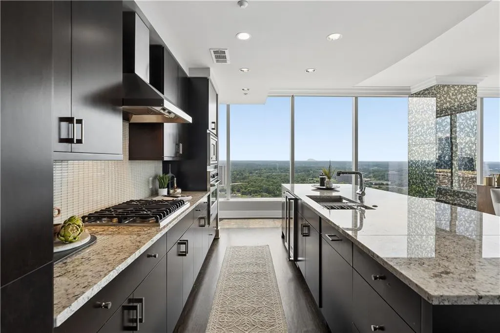 3630 Peachtree Road Ne Unit 2404, Atlanta, Georgia 30326, 2 Bedrooms Bedrooms, 0 ,2 BathroomsBathrooms,Residential,For Sale,3630 Peachtree Road Ne Unit 2404,7785016