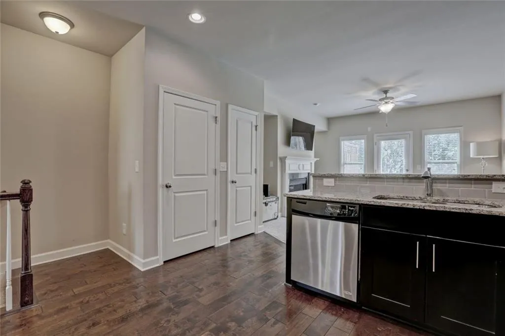 7565 Highland Bluff, Atlanta, Georgia 30328, 3 Bedrooms Bedrooms, ,3 BathroomsBathrooms,Residential,Sold,7565 Highland Bluff,5863979