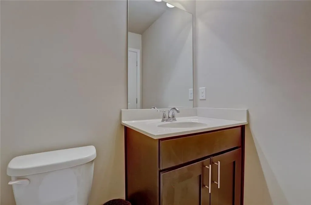 7565 Highland Bluff, Atlanta, Georgia 30328, 3 Bedrooms Bedrooms, ,3 BathroomsBathrooms,Residential,Sold,7565 Highland Bluff,5863979