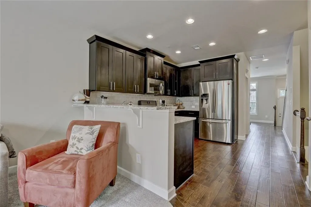 7565 Highland Bluff, Atlanta, Georgia 30328, 3 Bedrooms Bedrooms, ,3 BathroomsBathrooms,Residential,Sold,7565 Highland Bluff,5863979