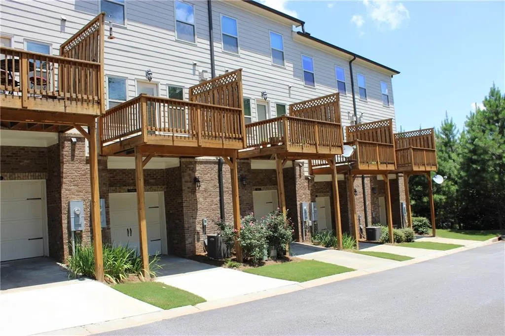 7565 Highland Bluff, Atlanta, Georgia 30328, 3 Bedrooms Bedrooms, ,3 BathroomsBathrooms,Residential,Sold,7565 Highland Bluff,5863979