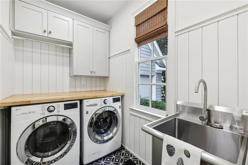 620 Regency Forest Court, Atlanta, Georgia 30342, 5 Bedrooms Bedrooms, ,5 BathroomsBathrooms,Residential,Sold,620 Regency Forest Court,7516006 620 Regency Forest Court, Atlanta, Georgia 30342, 5 Bedrooms Bedrooms, ,5 BathroomsBathrooms,Residential,Sold,620 Regency Forest Court,7516006