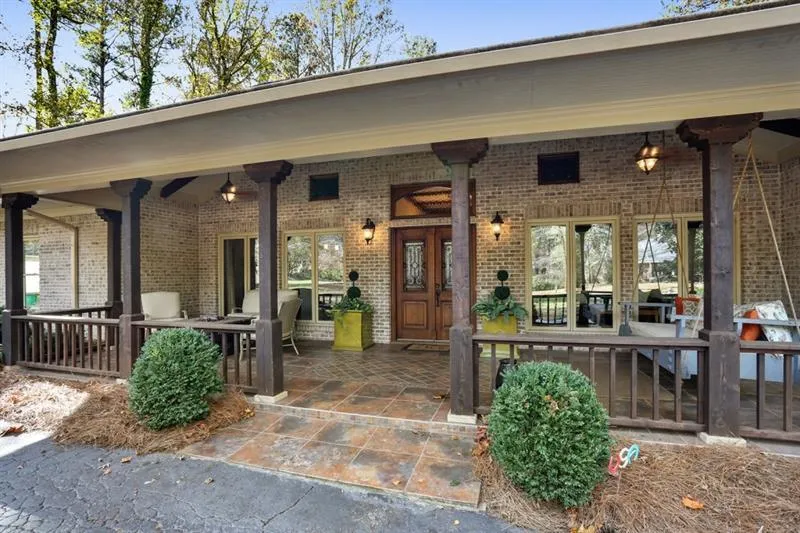 8180 Innsbruck Drive, Atlanta, Georgia 30350, 4 Bedrooms Bedrooms, ,3 BathroomsBathrooms,Residential,Sold,8180 Innsbruck Drive,6835248