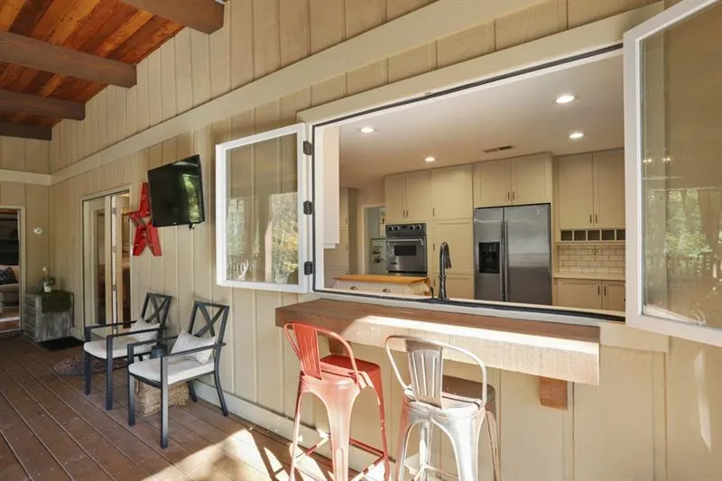 8180 Innsbruck Drive, Atlanta, Georgia 30350, 4 Bedrooms Bedrooms, ,3 BathroomsBathrooms,Residential,Sold,8180 Innsbruck Drive,6835248