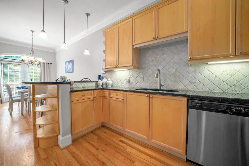 331 Ne Carpenter Drive Unit 4, Atlanta, Georgia 30328, 2 Bedrooms Bedrooms, ,2 BathroomsBathrooms,Residential,Sold,331 Ne Carpenter Drive Unit 4,6886478