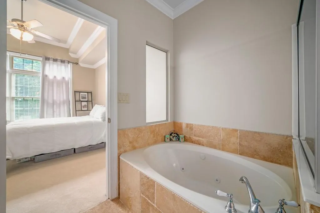 331 Ne Carpenter Drive Unit 4, Atlanta, Georgia 30328, 2 Bedrooms Bedrooms, ,2 BathroomsBathrooms,Residential,Sold,331 Ne Carpenter Drive Unit 4,6886478