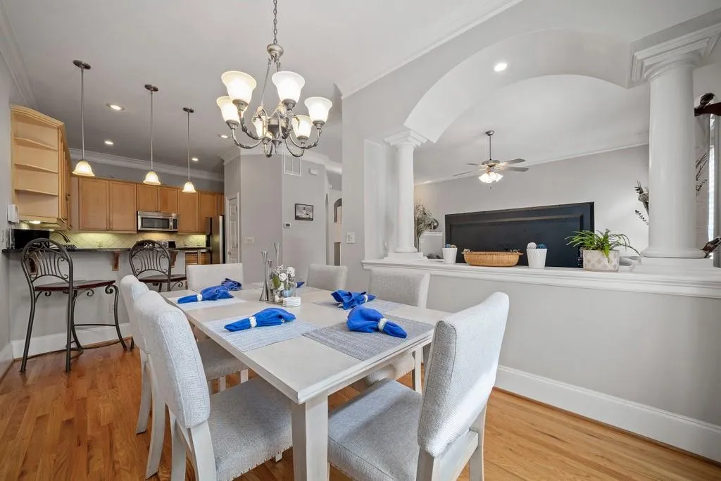 331 Ne Carpenter Drive Unit 4, Atlanta, Georgia 30328, 2 Bedrooms Bedrooms, ,2 BathroomsBathrooms,Residential,Sold,331 Ne Carpenter Drive Unit 4,6886478