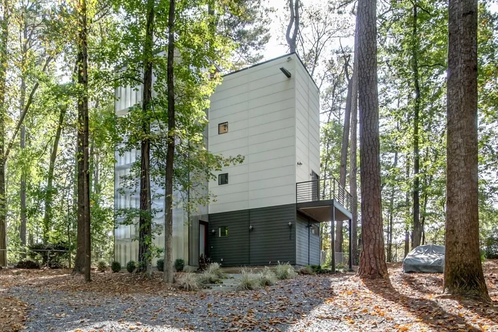 5724 Kayron Drive, Atlanta, Georgia 30328, 3 Bedrooms Bedrooms, ,2 BathroomsBathrooms,Residential,Sold,5724 Kayron Drive,5769829