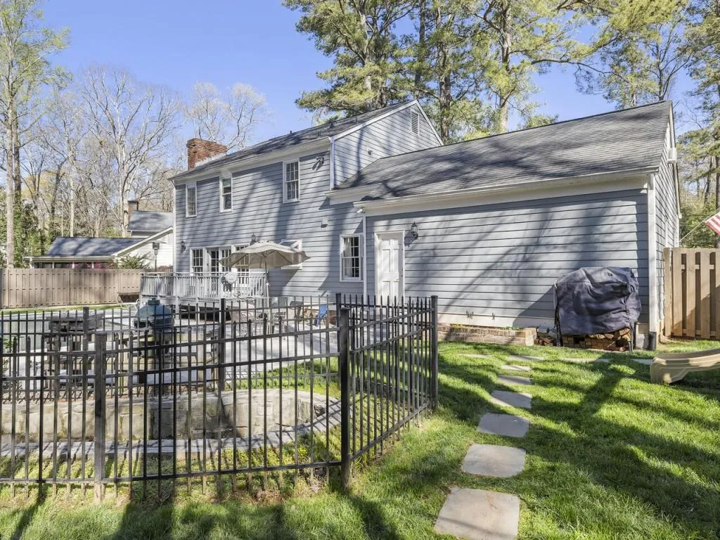 205 Berwick Drive, Atlanta, Georgia 30328, 4 Bedrooms Bedrooms, ,3 BathroomsBathrooms,Residential,Sold,205 Berwick Drive,7360053