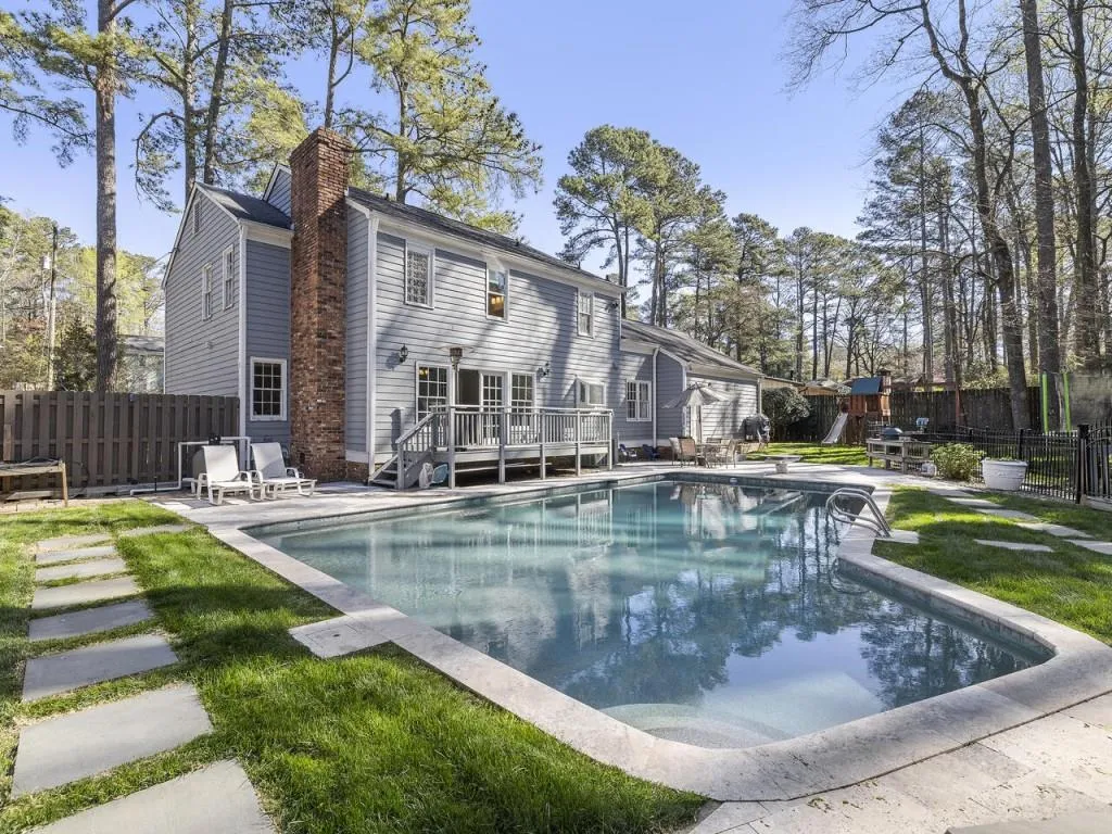 205 Berwick Drive, Atlanta, Georgia 30328, 4 Bedrooms Bedrooms, ,3 BathroomsBathrooms,Residential,Sold,205 Berwick Drive,7360053