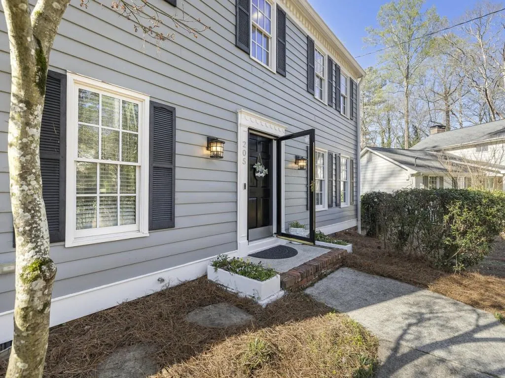 205 Berwick Drive, Atlanta, Georgia 30328, 4 Bedrooms Bedrooms, ,3 BathroomsBathrooms,Residential,Sold,205 Berwick Drive,7360053