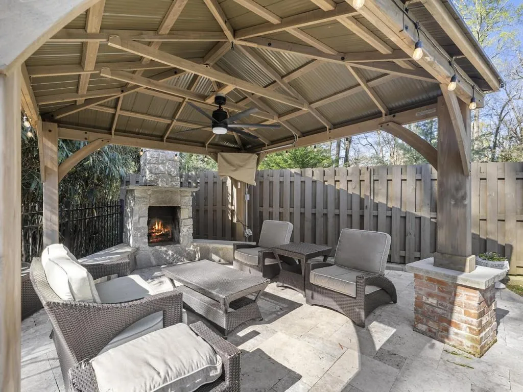 205 Berwick Drive, Atlanta, Georgia 30328, 4 Bedrooms Bedrooms, ,3 BathroomsBathrooms,Residential,Sold,205 Berwick Drive,7360053