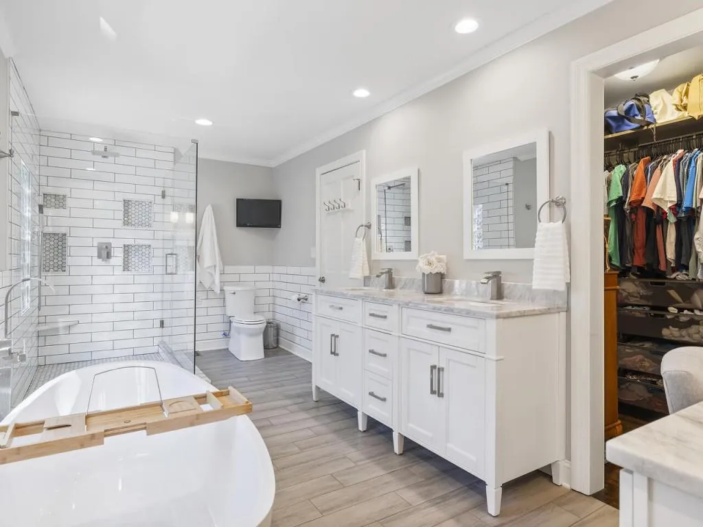 205 Berwick Drive, Atlanta, Georgia 30328, 4 Bedrooms Bedrooms, ,3 BathroomsBathrooms,Residential,Sold,205 Berwick Drive,7360053