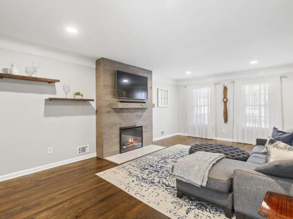205 Berwick Drive, Atlanta, Georgia 30328, 4 Bedrooms Bedrooms, ,3 BathroomsBathrooms,Residential,Sold,205 Berwick Drive,7360053