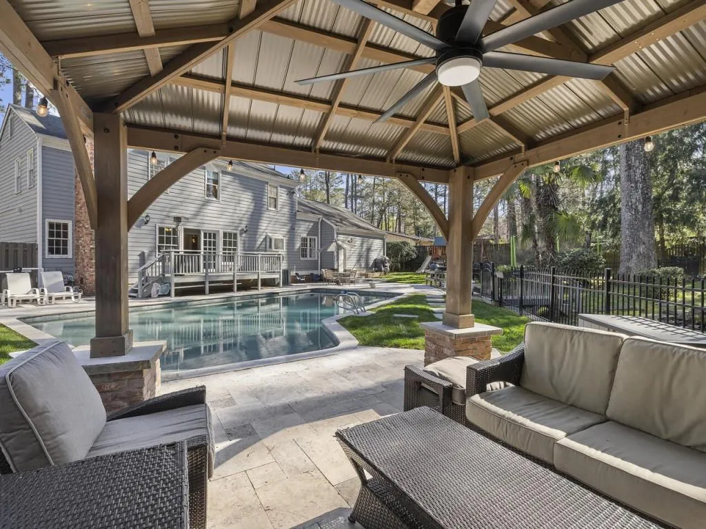 205 Berwick Drive, Atlanta, Georgia 30328, 4 Bedrooms Bedrooms, ,3 BathroomsBathrooms,Residential,Sold,205 Berwick Drive,7360053