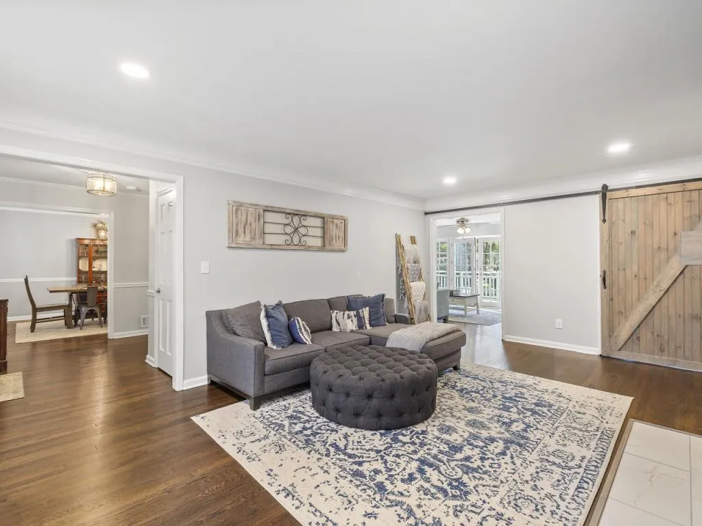 205 Berwick Drive, Atlanta, Georgia 30328, 4 Bedrooms Bedrooms, ,3 BathroomsBathrooms,Residential,Sold,205 Berwick Drive,7360053