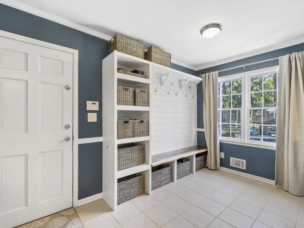205 Berwick Drive, Atlanta, Georgia 30328, 4 Bedrooms Bedrooms, ,3 BathroomsBathrooms,Residential,Sold,205 Berwick Drive,7360053