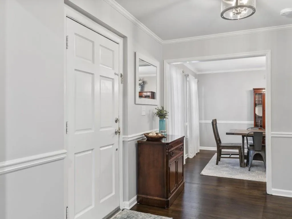 205 Berwick Drive, Atlanta, Georgia 30328, 4 Bedrooms Bedrooms, ,3 BathroomsBathrooms,Residential,Sold,205 Berwick Drive,7360053