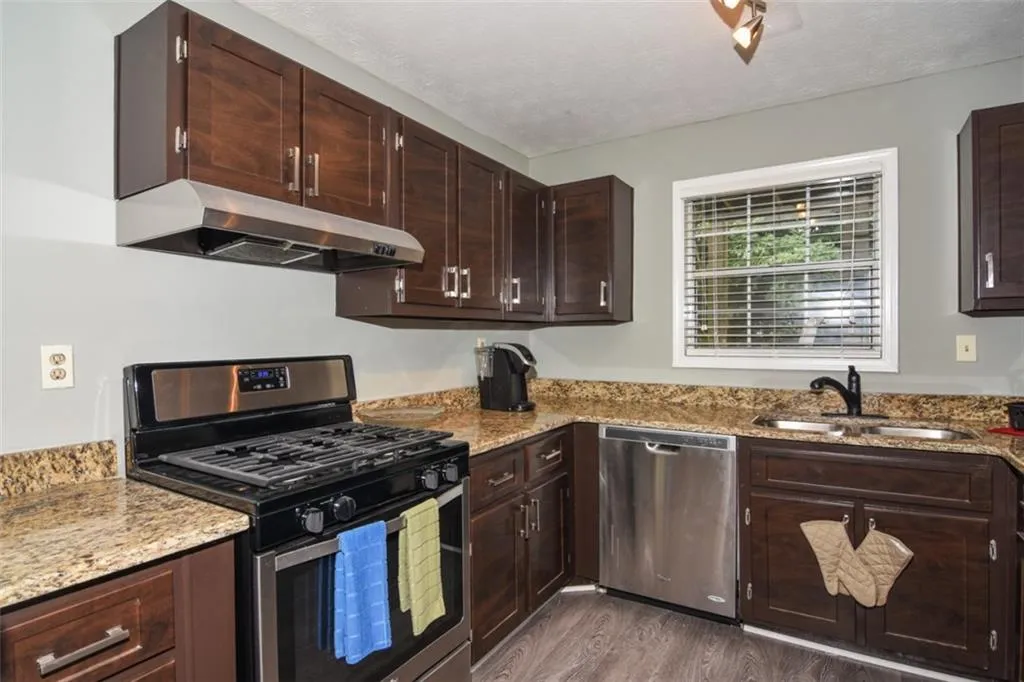 1307 Natchez Trace Unit 0, Sandy Springs, Georgia 30350, 2 Bedrooms Bedrooms, ,1 BathroomBathrooms,Residential,Sold,1307 Natchez Trace Unit 0,5958787