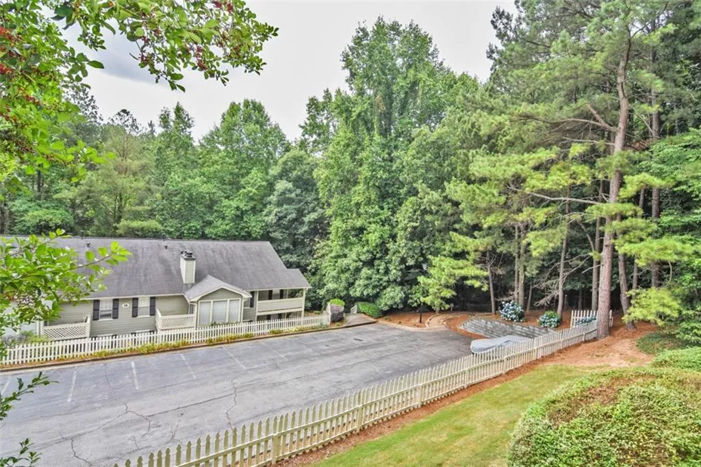 1307 Natchez Trace Unit 0, Sandy Springs, Georgia 30350, 2 Bedrooms Bedrooms, ,1 BathroomBathrooms,Residential,Sold,1307 Natchez Trace Unit 0,5958787