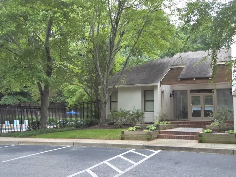 2401 Huntingdon Chase Unit 2401, Sandy Springs, Georgia 30350, 3 Bedrooms Bedrooms, ,2 BathroomsBathrooms,Residential,Sold,2401 Huntingdon Chase Unit 2401,6055658