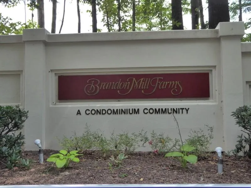 2401 Huntingdon Chase Unit 2401, Sandy Springs, Georgia 30350, 3 Bedrooms Bedrooms, ,2 BathroomsBathrooms,Residential,Sold,2401 Huntingdon Chase Unit 2401,6055658