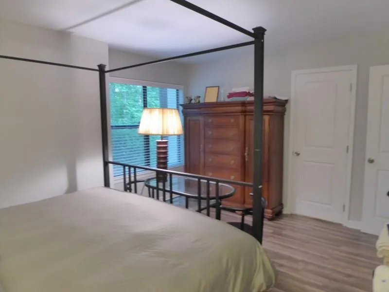 2401 Huntingdon Chase Unit 2401, Sandy Springs, Georgia 30350, 3 Bedrooms Bedrooms, ,2 BathroomsBathrooms,Residential,Sold,2401 Huntingdon Chase Unit 2401,6055658