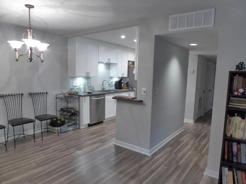 2401 Huntingdon Chase Unit 2401, Sandy Springs, Georgia 30350, 3 Bedrooms Bedrooms, ,2 BathroomsBathrooms,Residential,Sold,2401 Huntingdon Chase Unit 2401,6055658