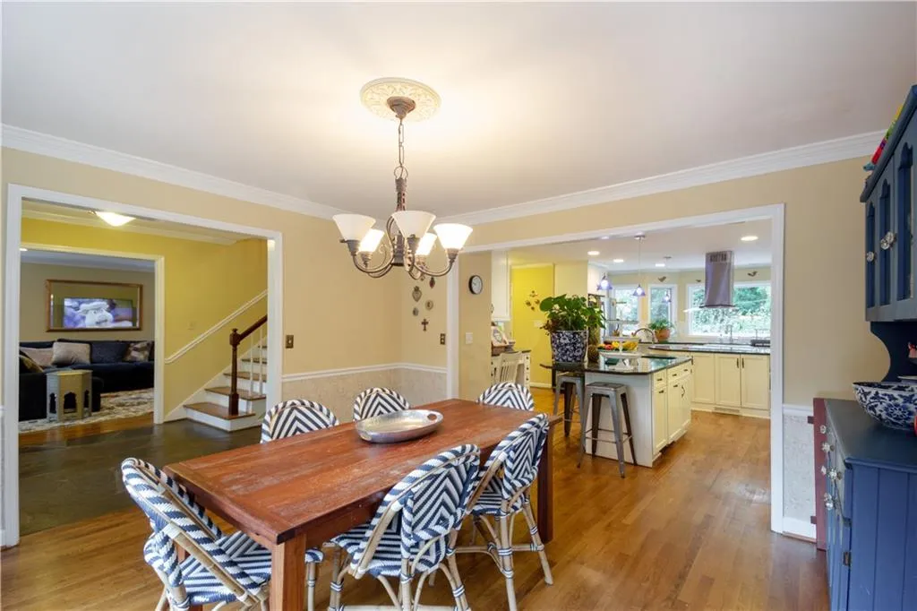 520 Dalrymple Road, Sandy Springs, Georgia 30328, 6 Bedrooms Bedrooms, ,5 BathroomsBathrooms,Residential,Sold,520 Dalrymple Road,6643448