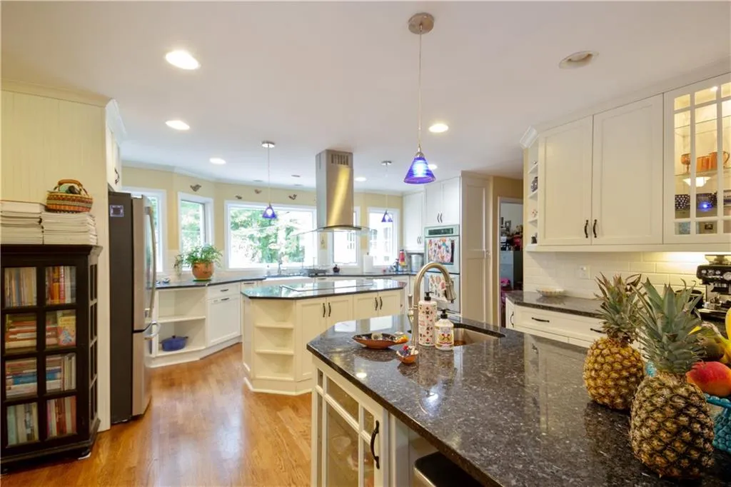 520 Dalrymple Road, Sandy Springs, Georgia 30328, 6 Bedrooms Bedrooms, ,5 BathroomsBathrooms,Residential,Sold,520 Dalrymple Road,6643448