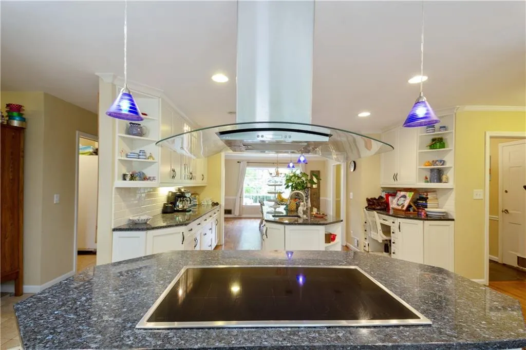 520 Dalrymple Road, Sandy Springs, Georgia 30328, 6 Bedrooms Bedrooms, ,5 BathroomsBathrooms,Residential,Sold,520 Dalrymple Road,6643448