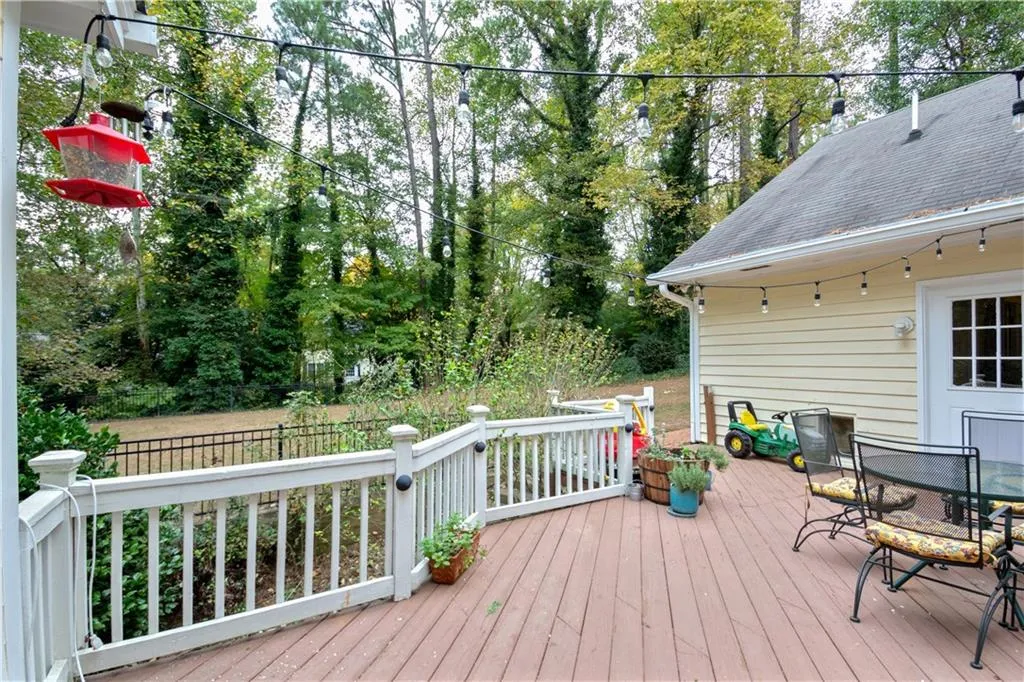 520 Dalrymple Road, Sandy Springs, Georgia 30328, 6 Bedrooms Bedrooms, ,5 BathroomsBathrooms,Residential,Sold,520 Dalrymple Road,6643448