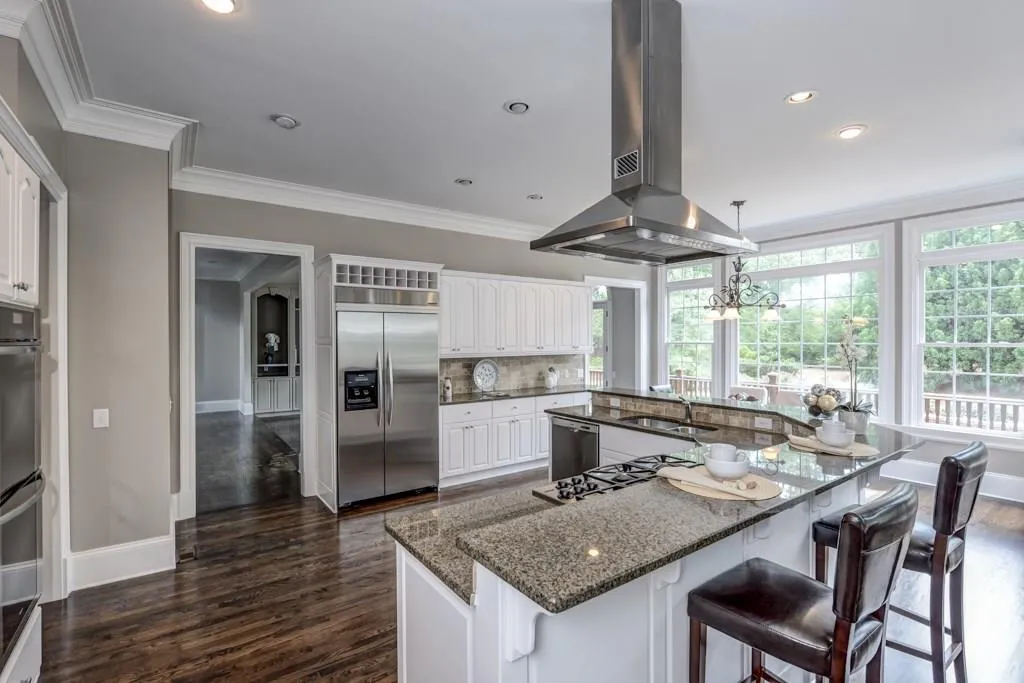 900 Heards Ferry Road, Sandy Springs, Georgia 30328, 4 Bedrooms Bedrooms, ,4 BathroomsBathrooms,Residential,Sold,900 Heards Ferry Road,5852231